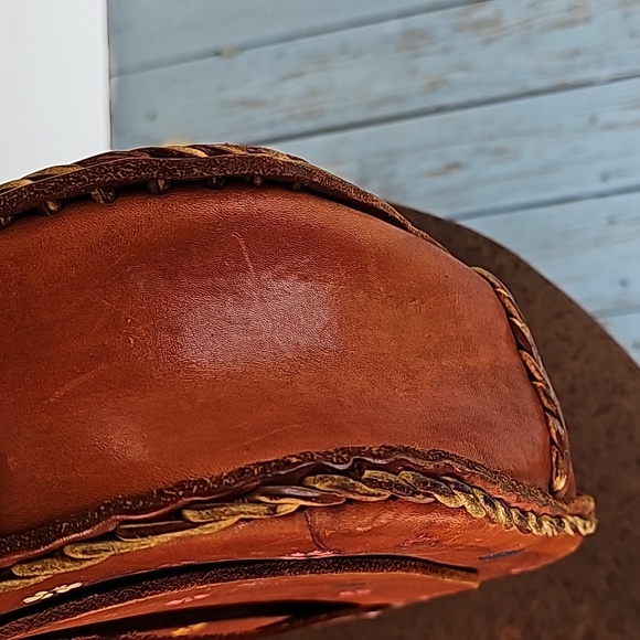 VINTAGE 1970s Handmade Leather Shoulder Bag - Picture 8 of 16